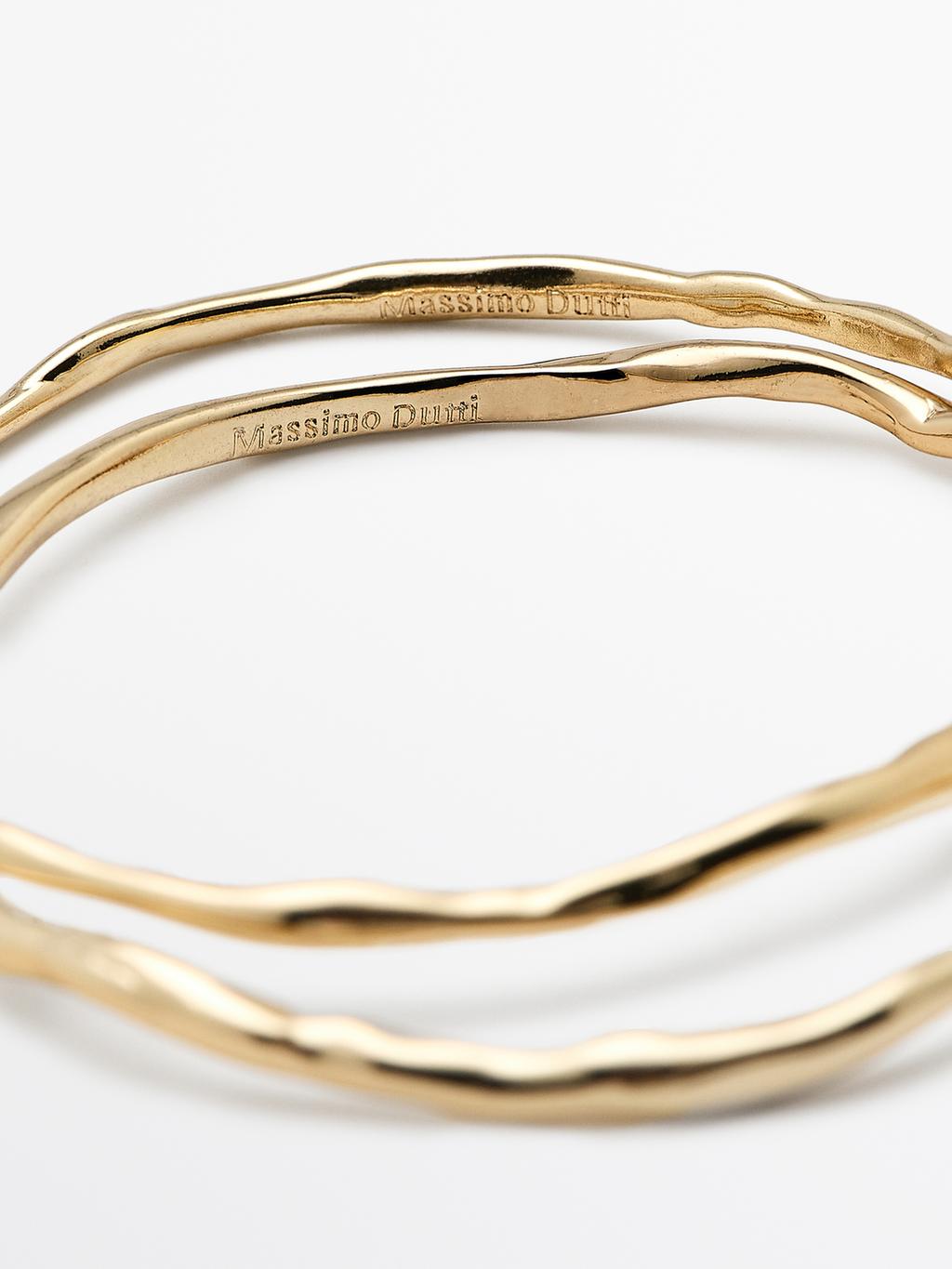 Set of irregular bracelets