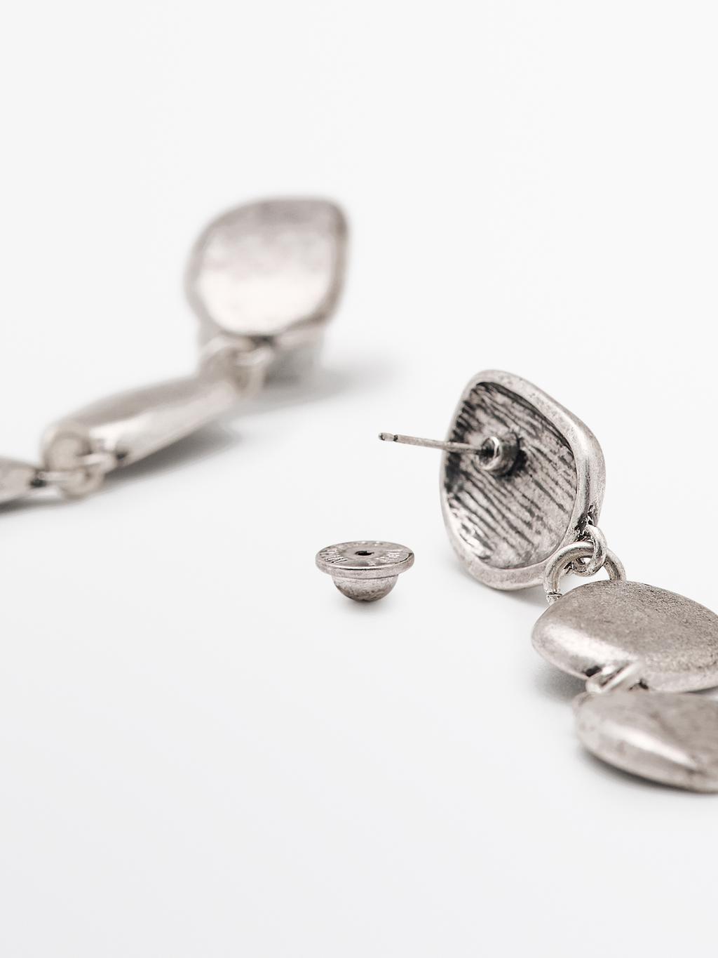 Leaf dangle earrings