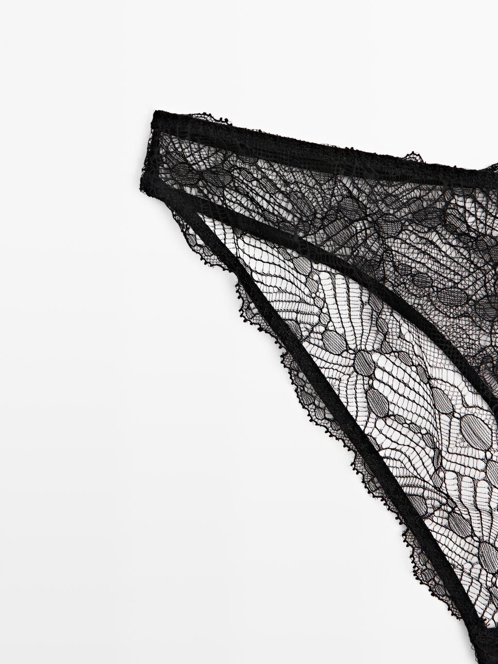 Lace briefs with blonde lace detail