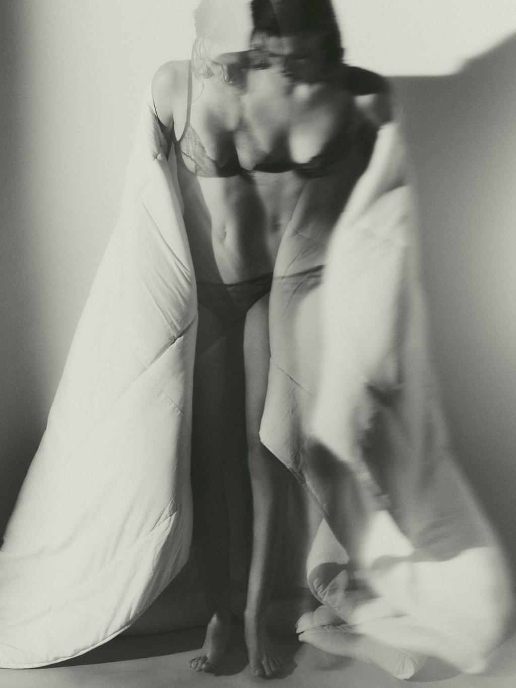 Lace briefs with blonde lace detail