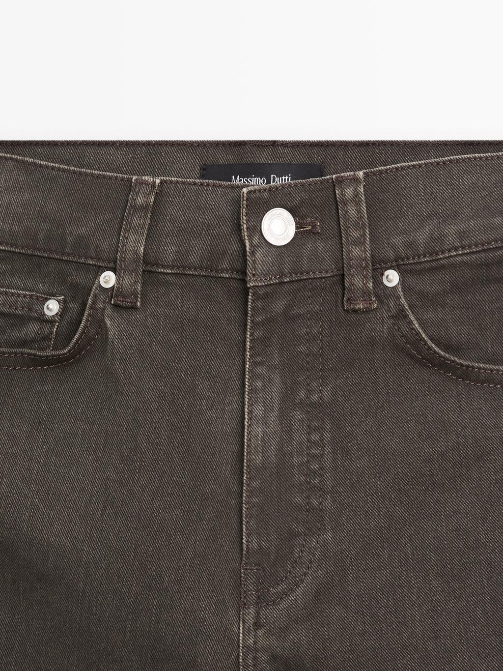 High-waist wide-leg jeans