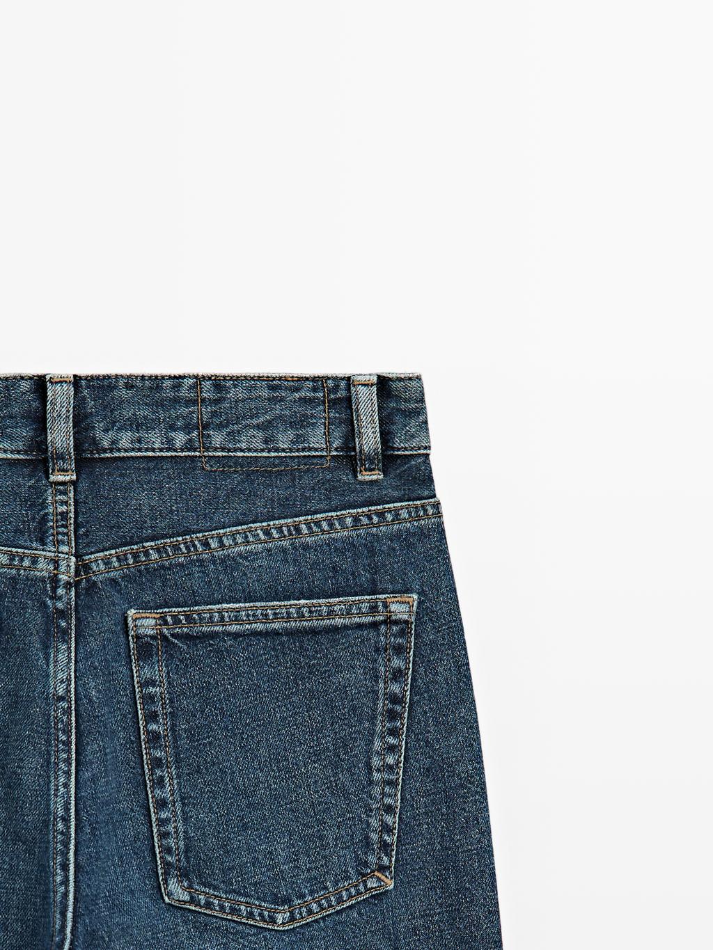 Low-waist straight-leg jeans with turn-up