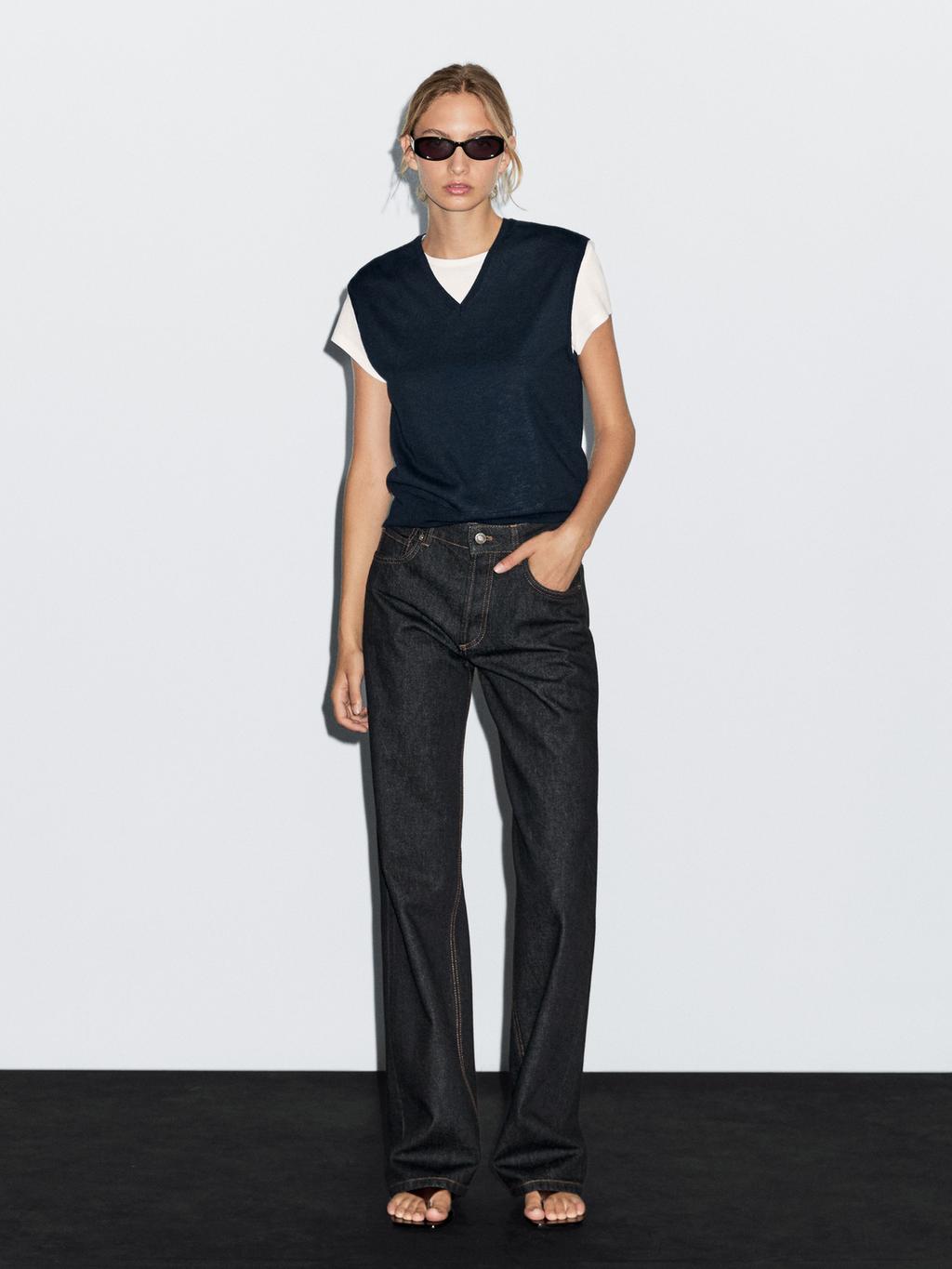 Mid-rise wide-leg jeans