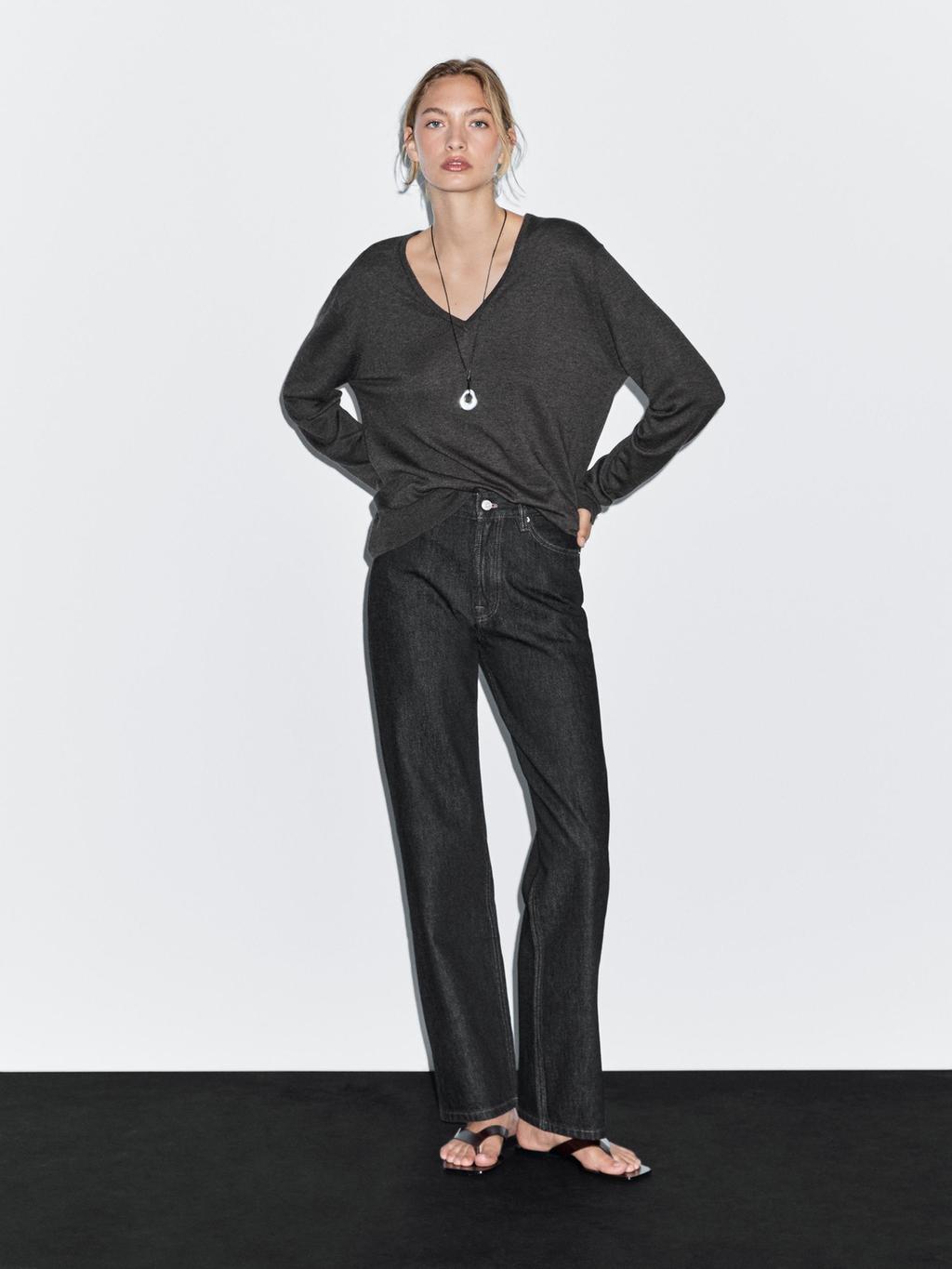 Straight-leg high-waist jeans