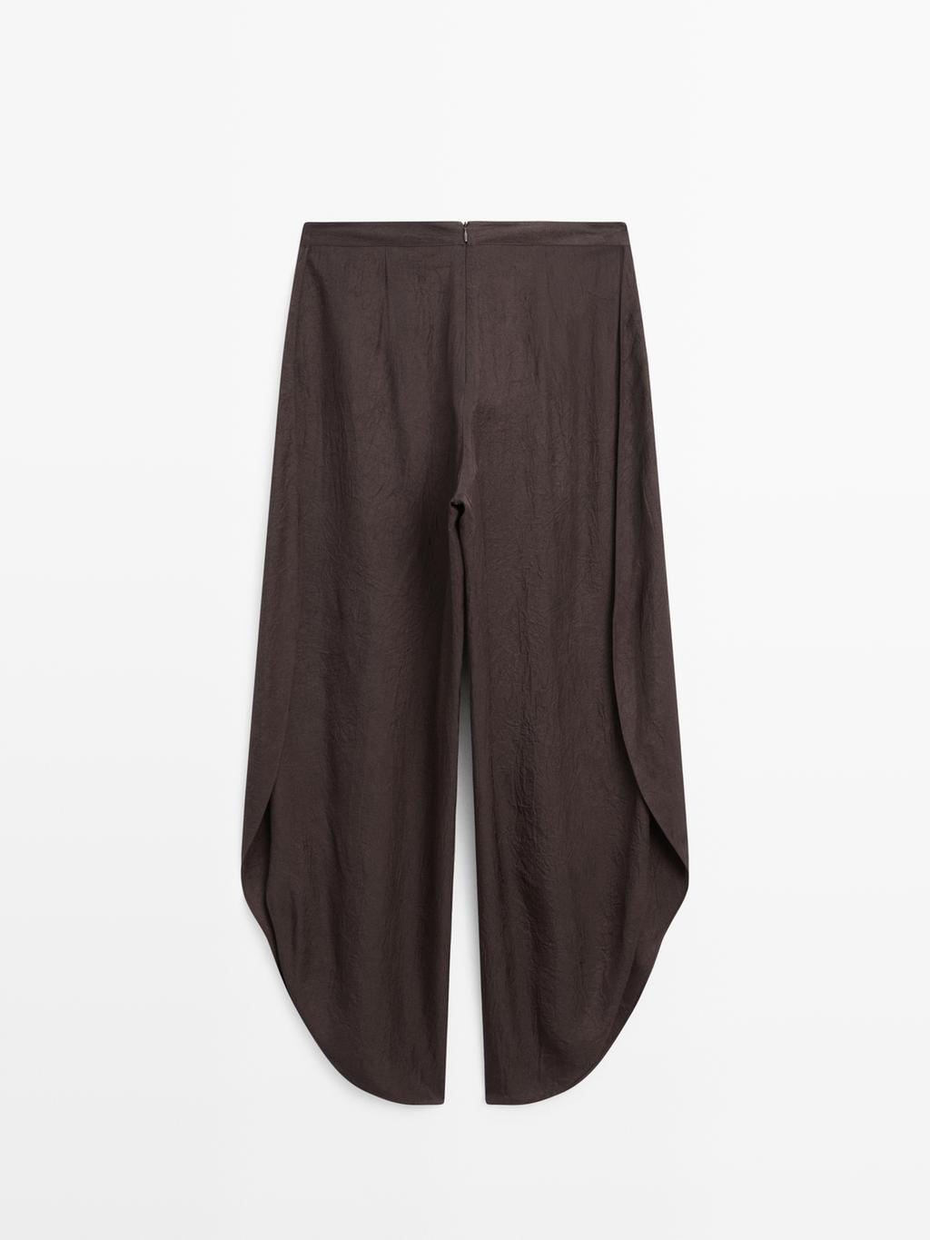 Flowing split hem trousers