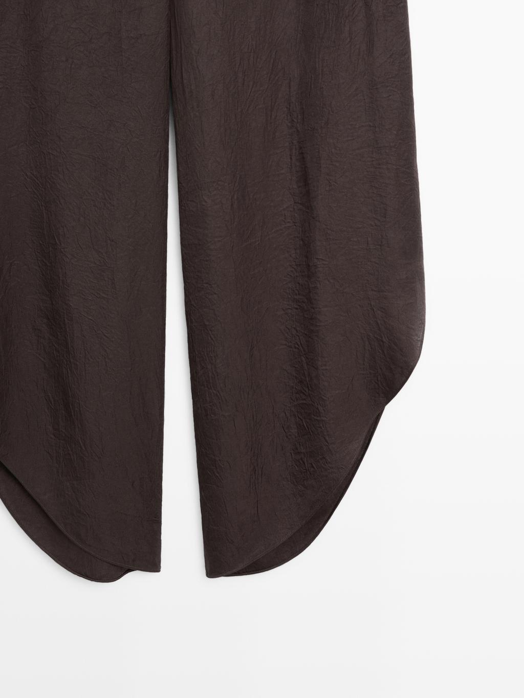 Flowing split hem trousers