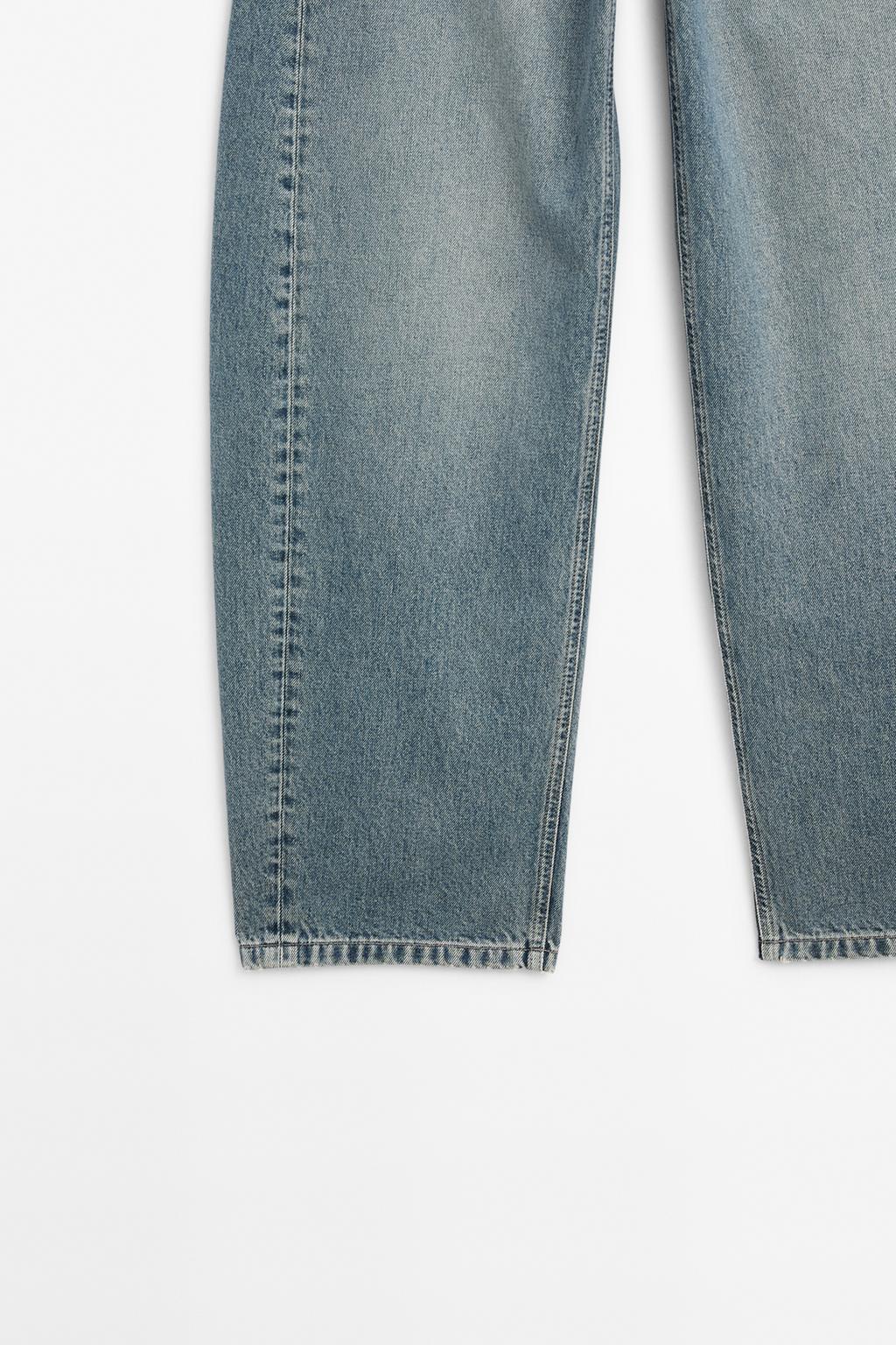 High-waist balloon fit jeans