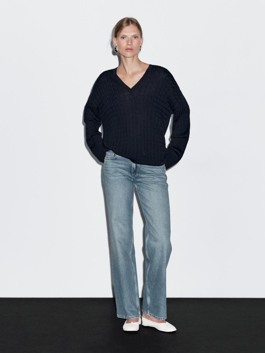 Low-rise straight-leg jeans