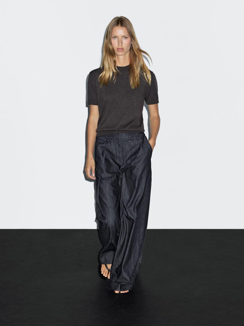 High-waist wide-leg jeans with belt