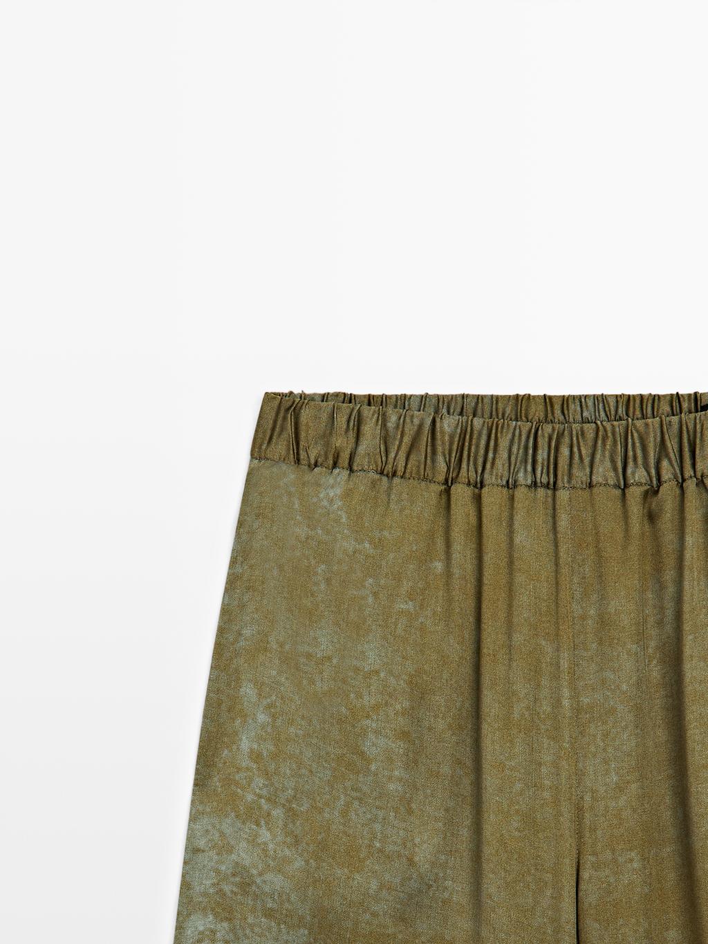 Printed flowing wide-leg trousers