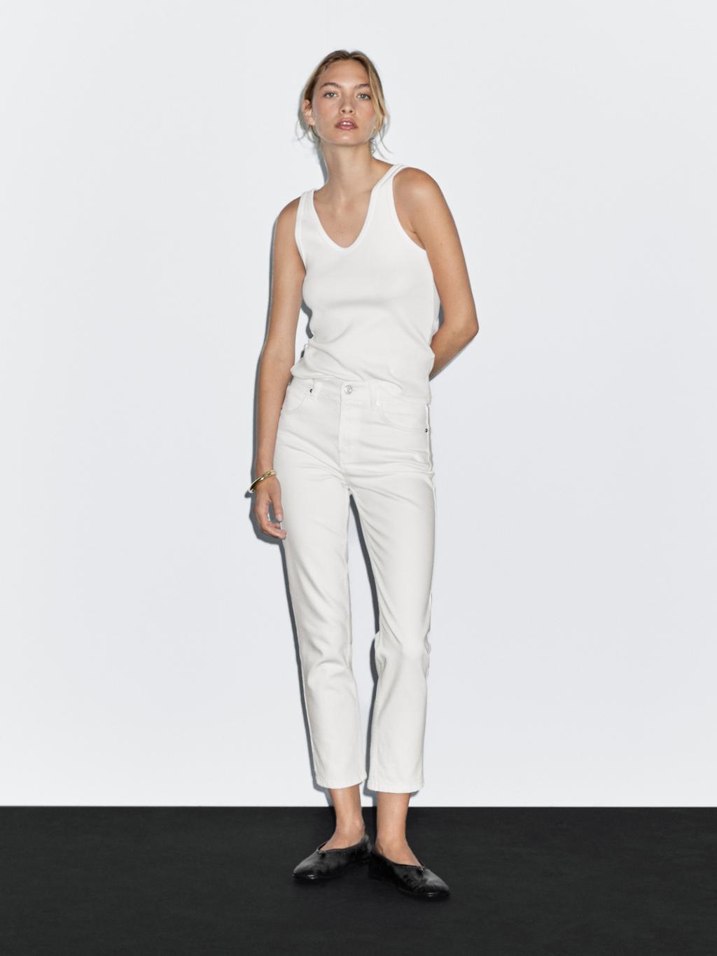 Mid-rise slim fit jeans