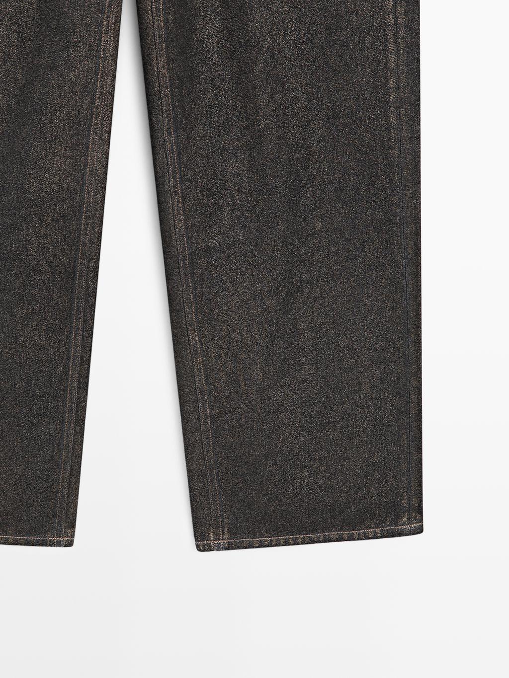 Straight-leg high-waist jeans