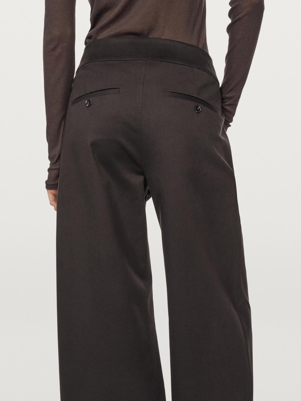 Wide-leg pleated trousers