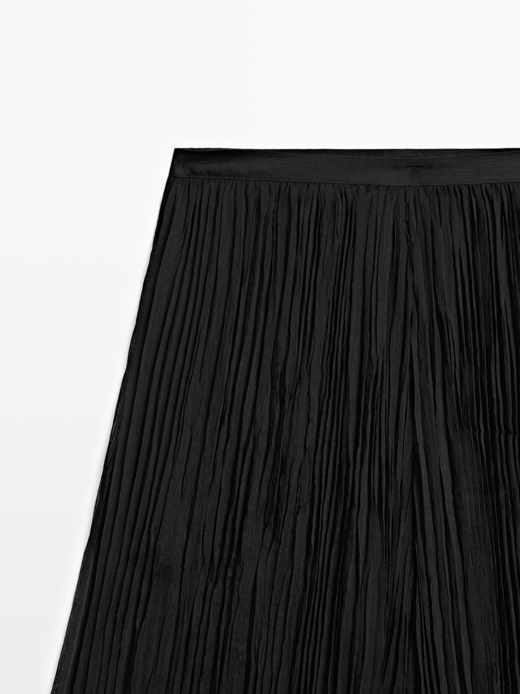 Pleated wide-leg trousers