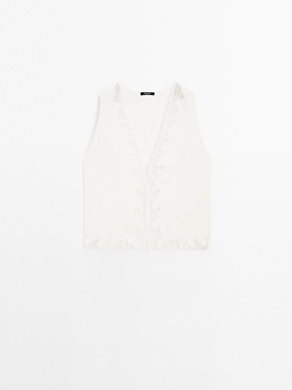 Flowing blouse with lace detail