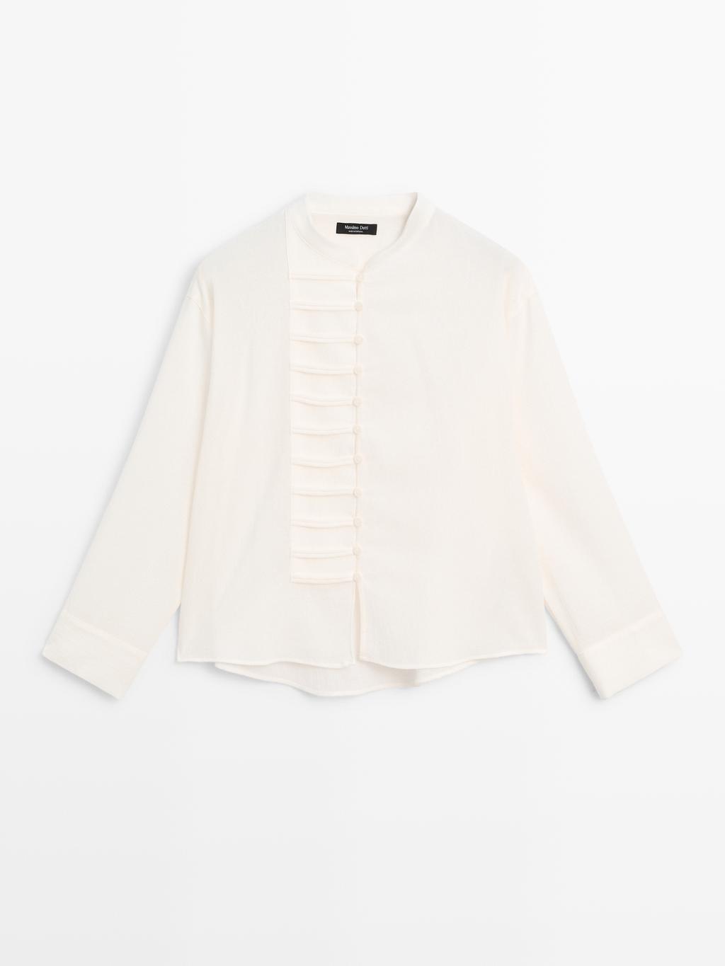 Round-neck shirt with button details