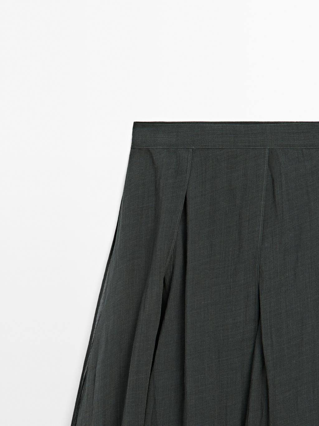 Long flowing skirt with ruffles