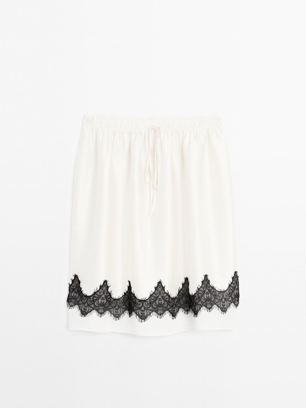 Contrast lace-trimmed skirt