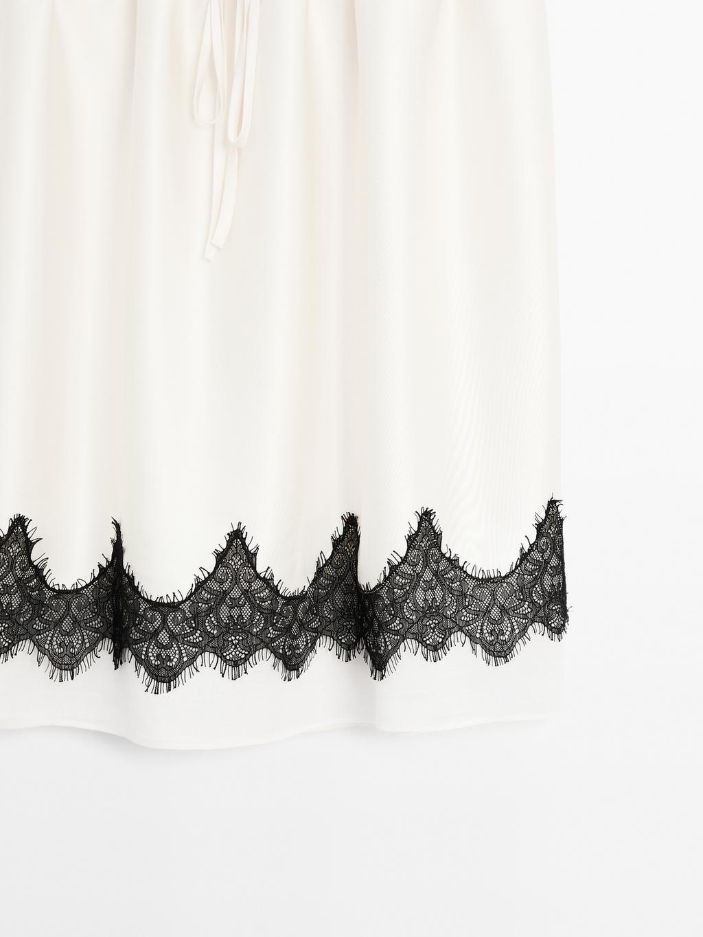 Contrast lace-trimmed skirt