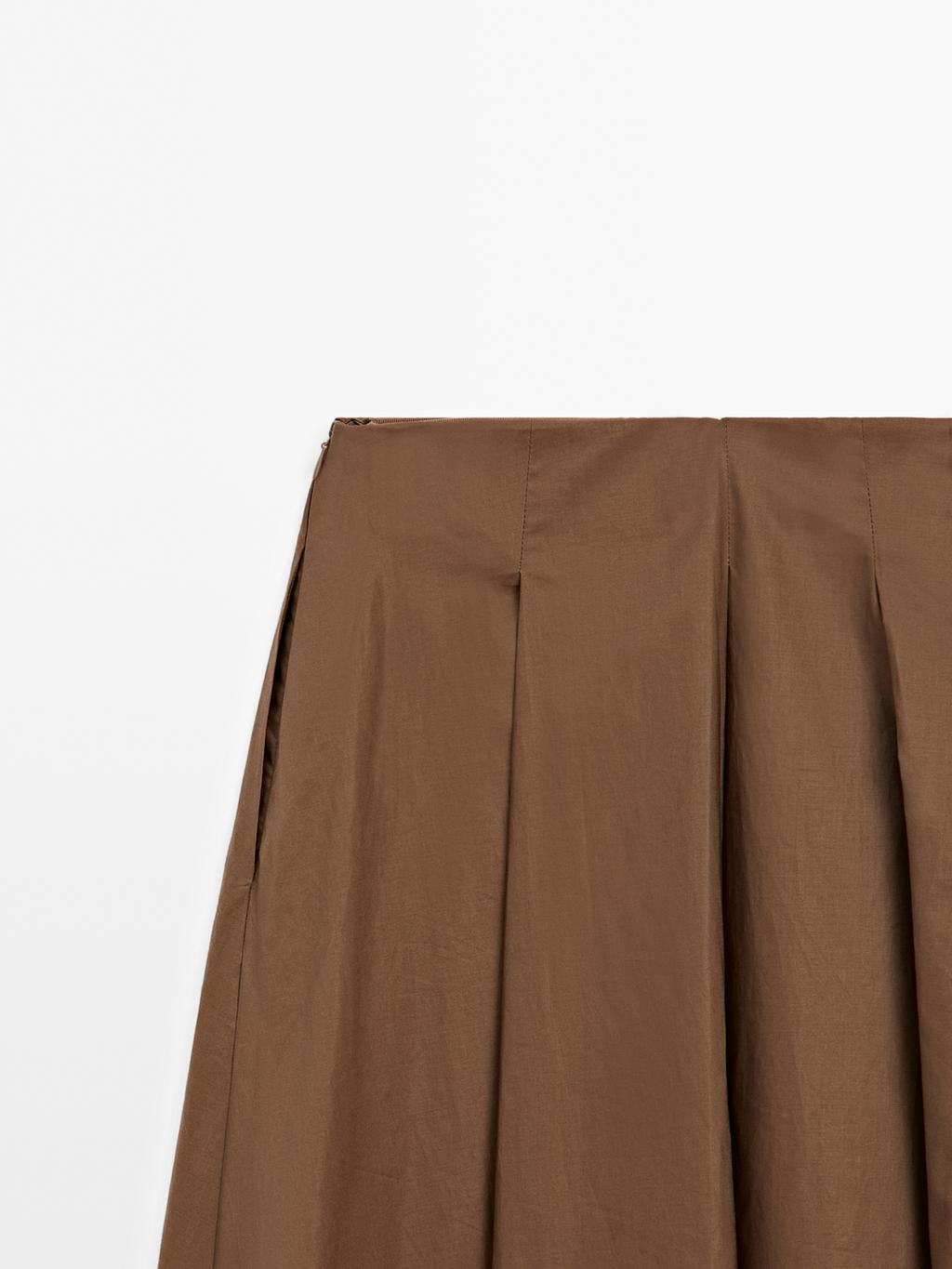 Long box pleat skirt
