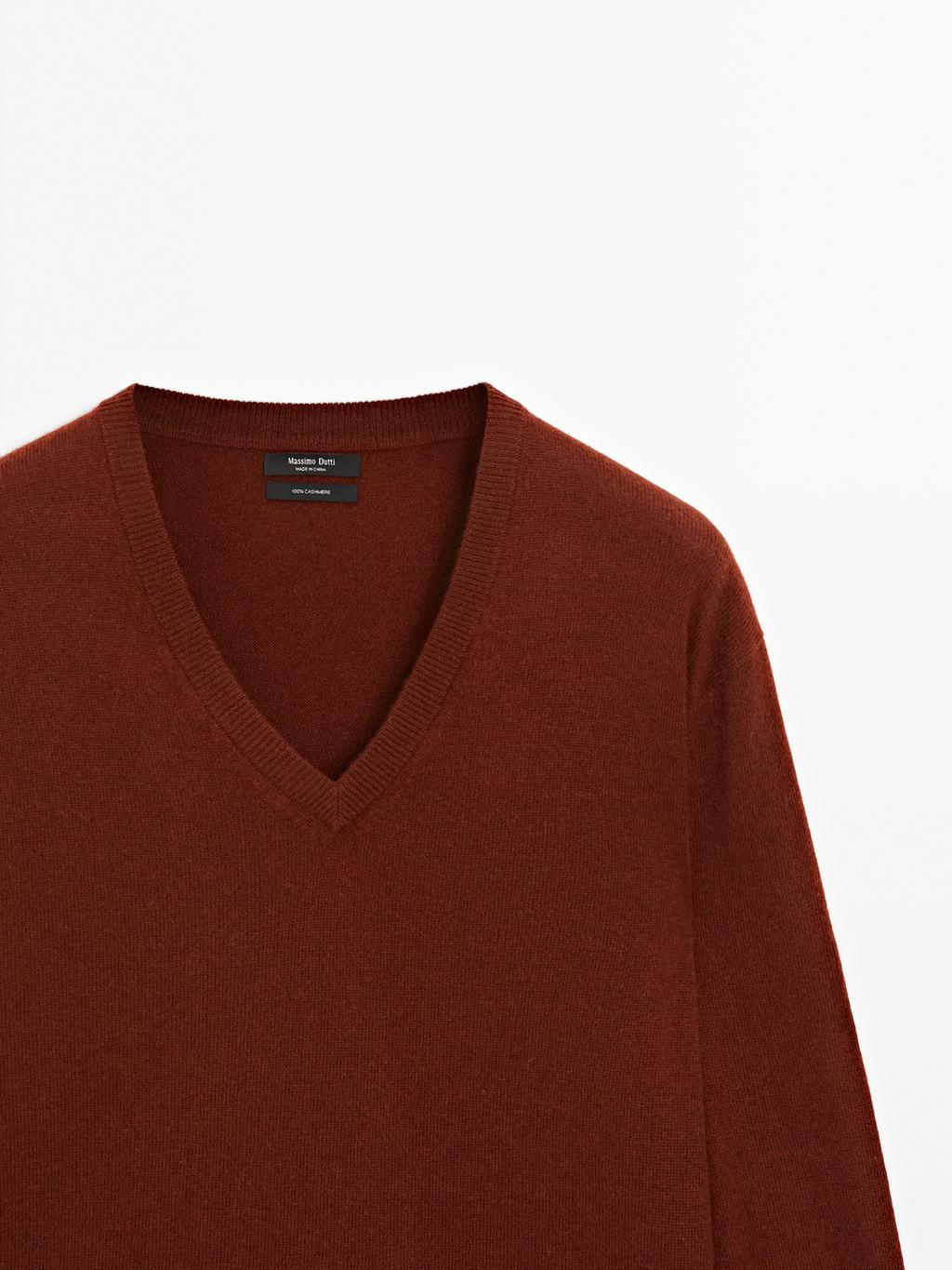 Knit 100% cashmere V-neck sweater