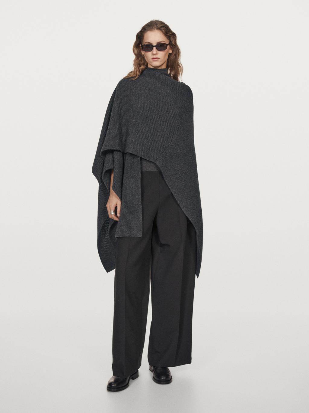 Knit 100% cashmere cape