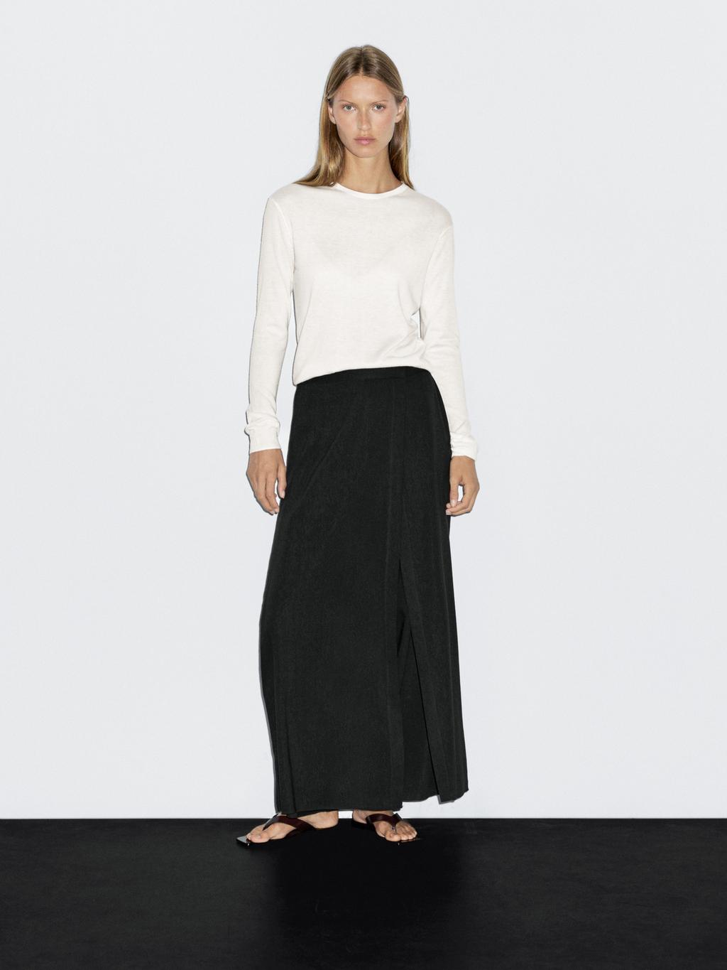 Wool blend knit sweater with crew neck