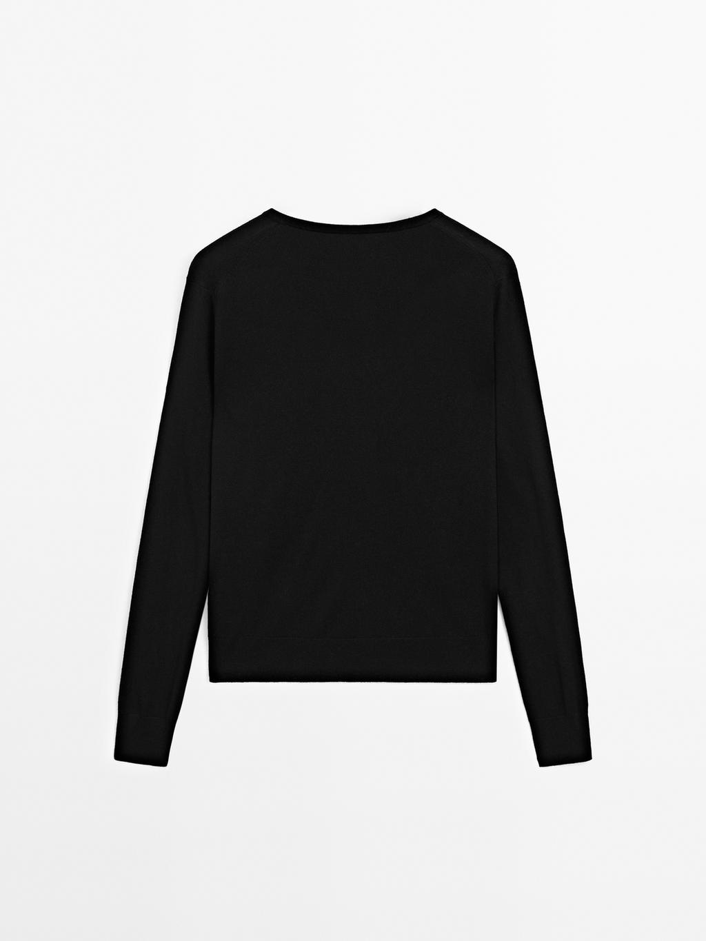 Wool blend V-neck knit sweater