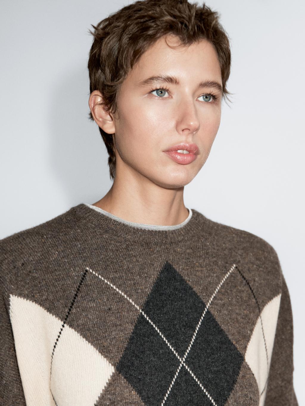 Oversize knit 100% wool argyle sweater