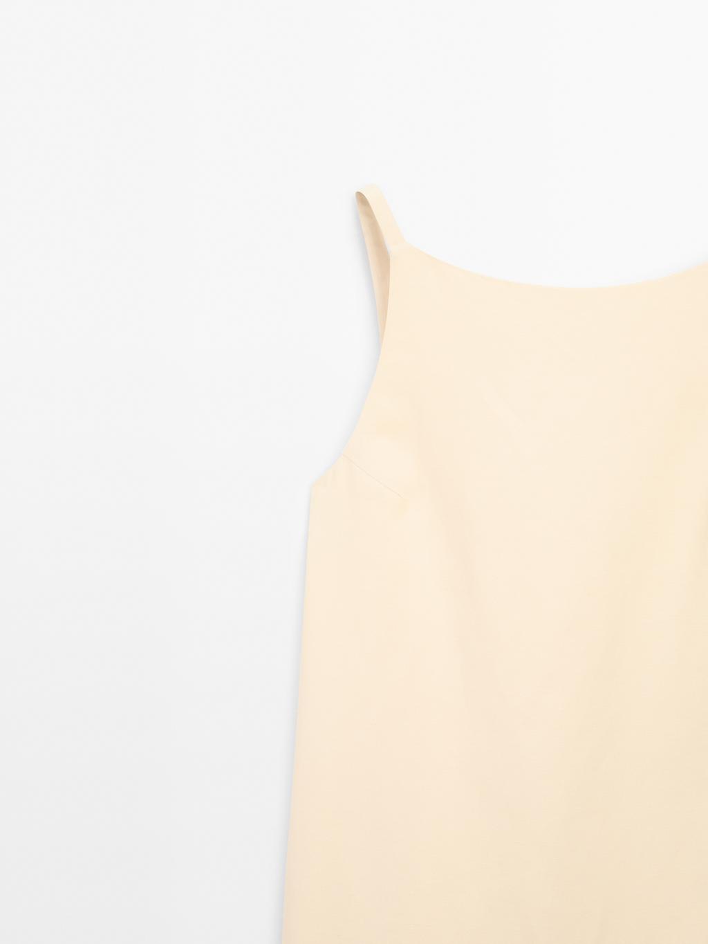 Short dress with back detail