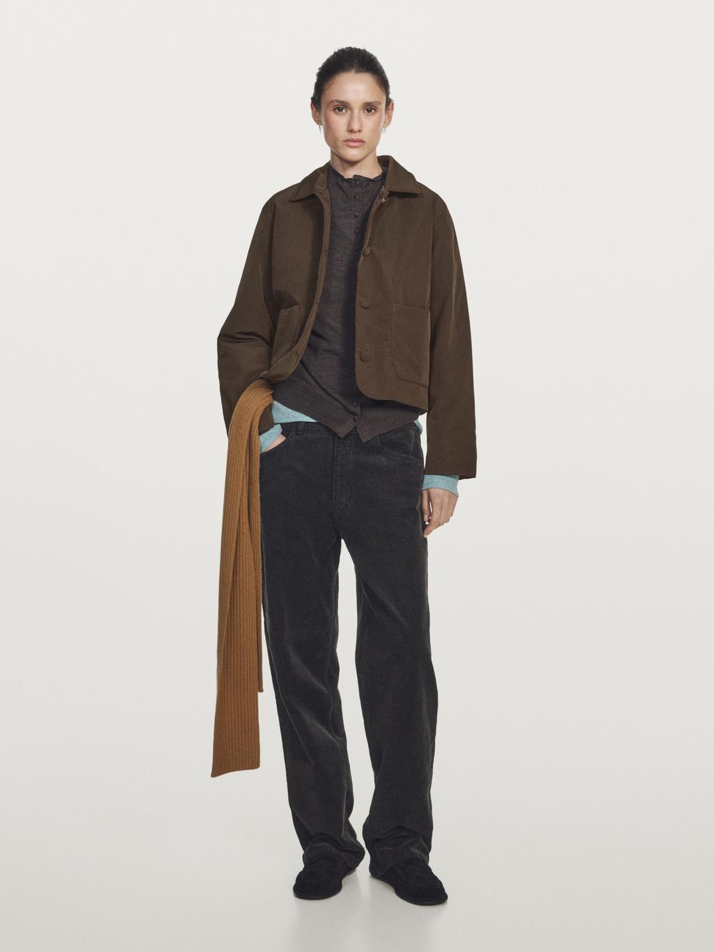 Short water-repellent puffer jacket