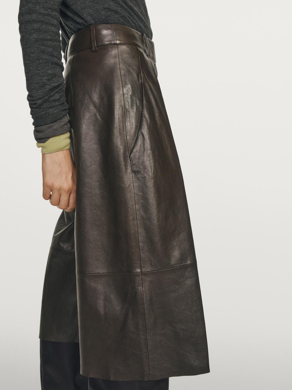 Long nappa leather Bermuda shorts with darts - STUDIO