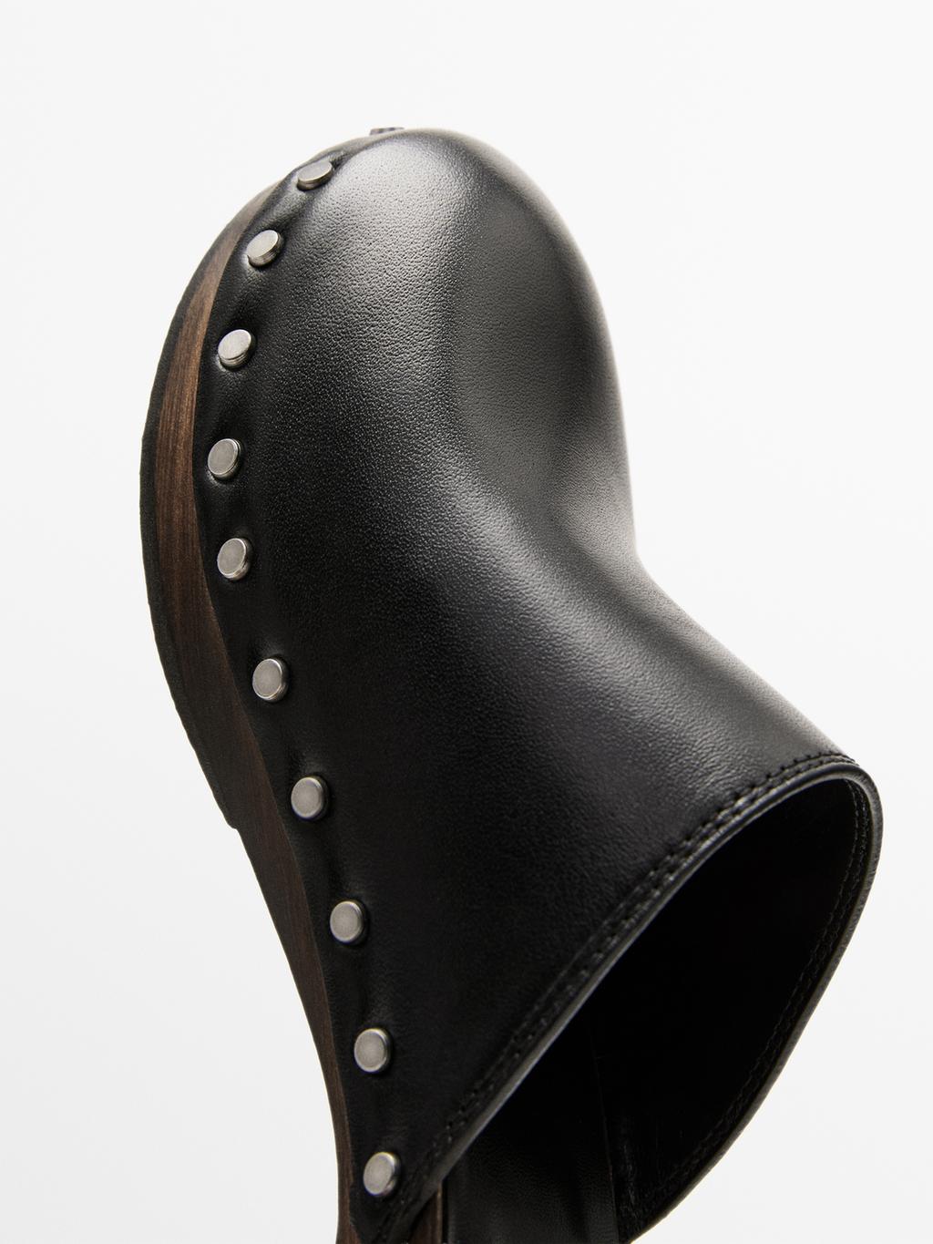High-heel clogs