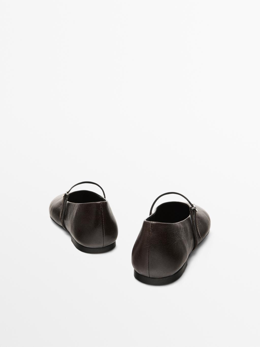 Soft ballet flats with buckle